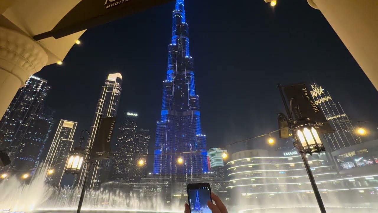 Burj Khalifa spectacular light and fountain show in Dubai