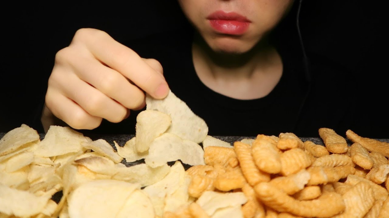 ASMR Crunchy Korean Snacks 🇰🇷새우깡 & 블랙 포카칩 먹방