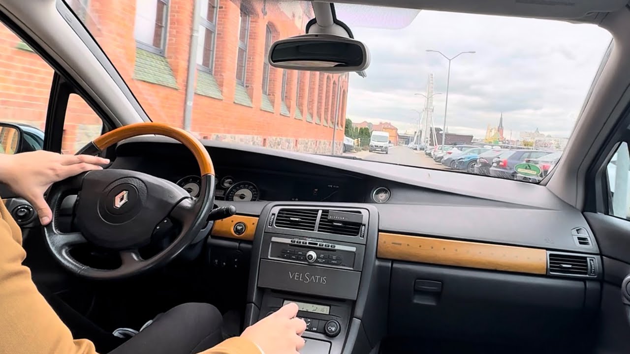 You are the French President, I'm your driver in a Renault Vel Satis 3.5 V6 Initiale Paris
