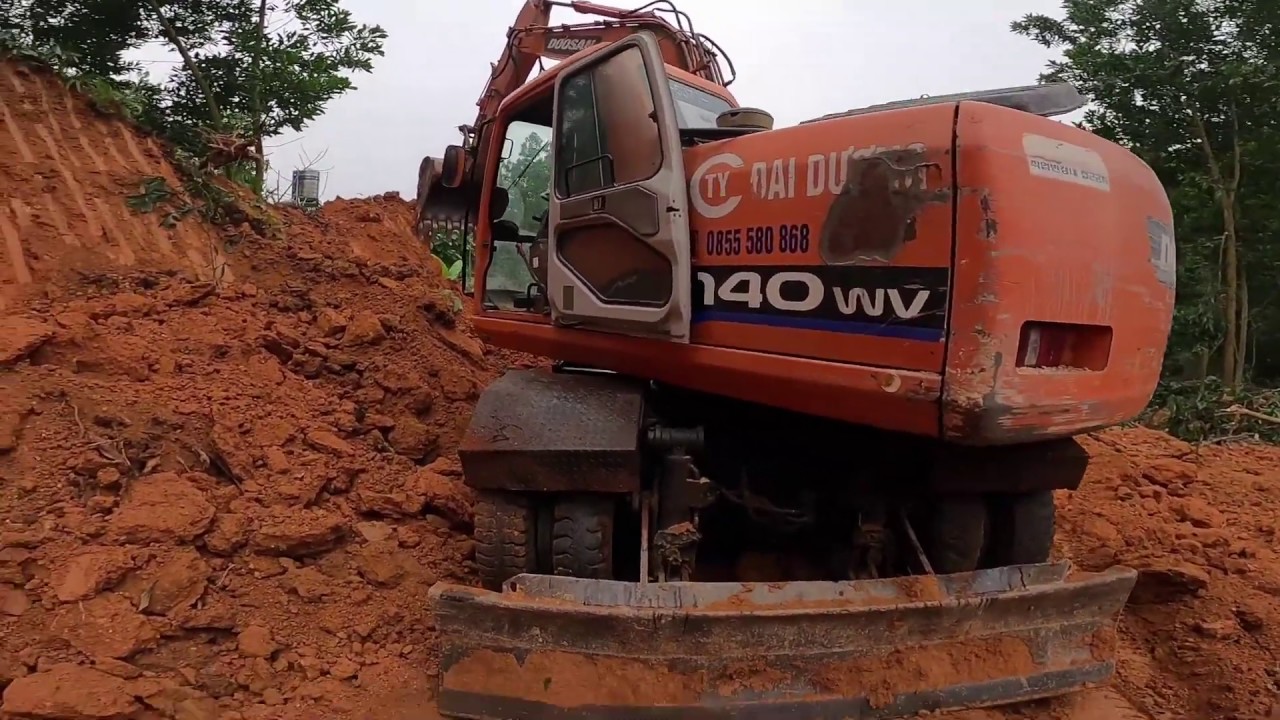 Thăm A Trai Và Lái Thử Máy Lốp DOOSAN 140 Đời 2001  MÁY XÚC VIỆT NAM VLOG