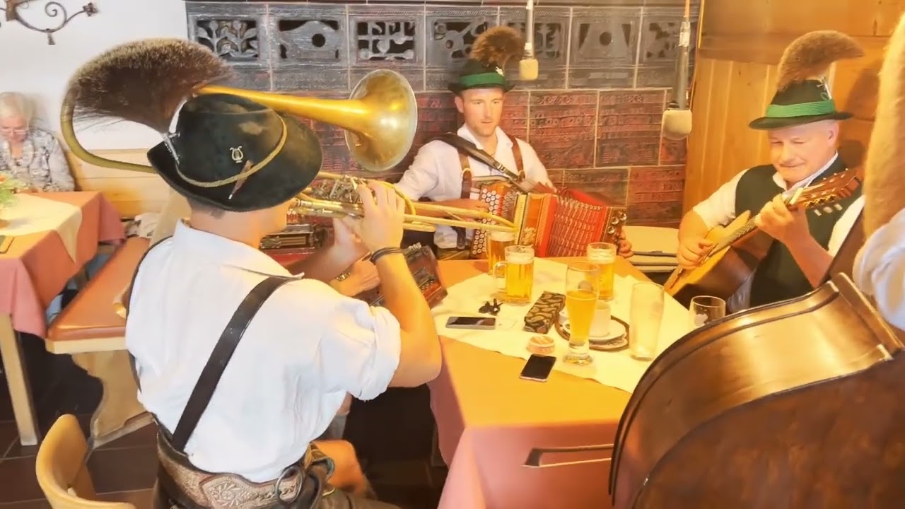 Drent Herent in der Gaststube beim Berggasthof Gerstreit