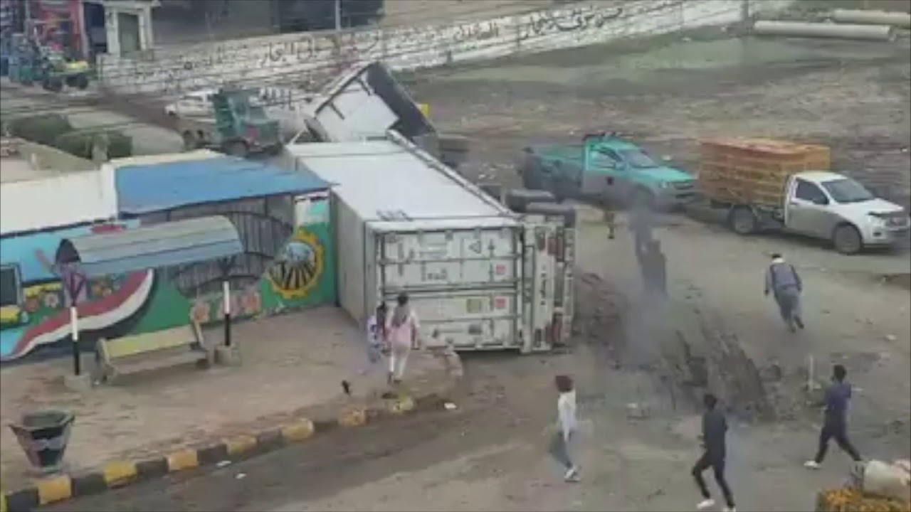 انقلاب سيارة نقل فى مدينة قطور بالغربية دون خسائر بشرية