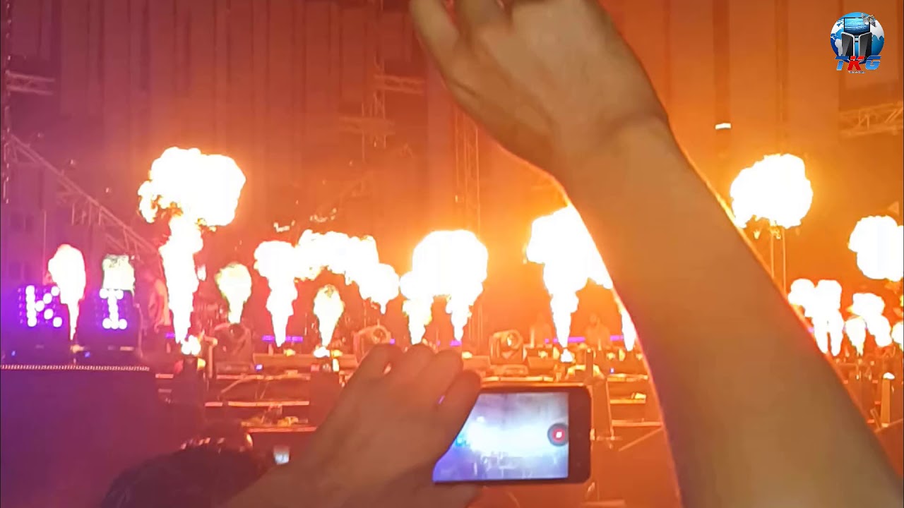 Ahmed Essam fireworks Golf Porto Marina Hamaki Concert- احمد عاصم