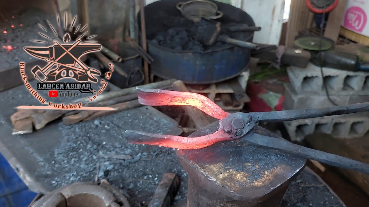 تحويل الخردة إلى ملقط حدادة مذهل / Turn scrap into amazing blacksmith tongs