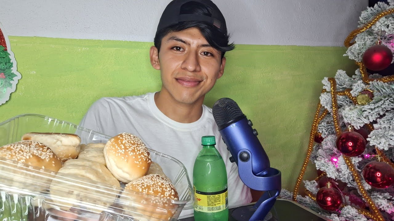 ASMR MUKBANG COMIENDO PANES RELLENOS DE QUESO 🎄