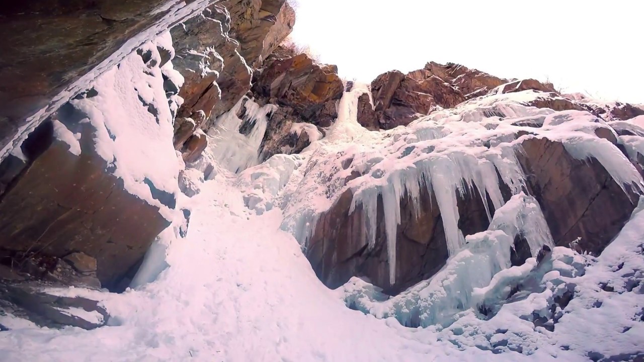 Iceclimbing Rjukan 2 of 4 Nye Vemorkfoss