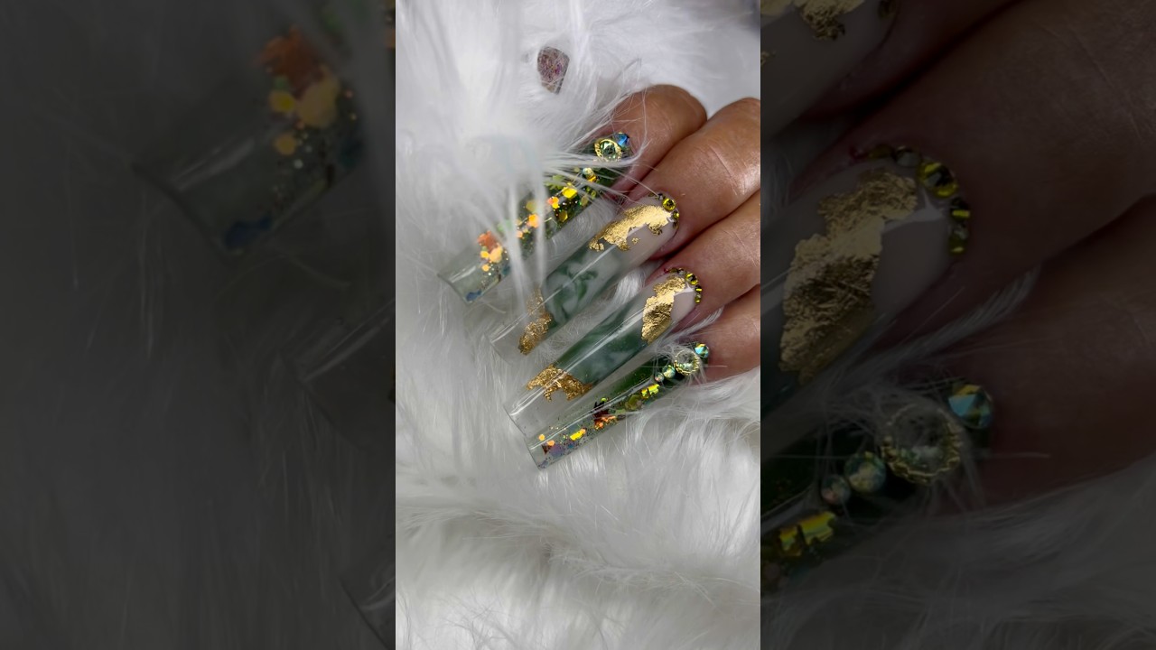 Green Fall Nails #nails #naildesign #nailart #beginnernailtech #fallnails #greennails #fypシ