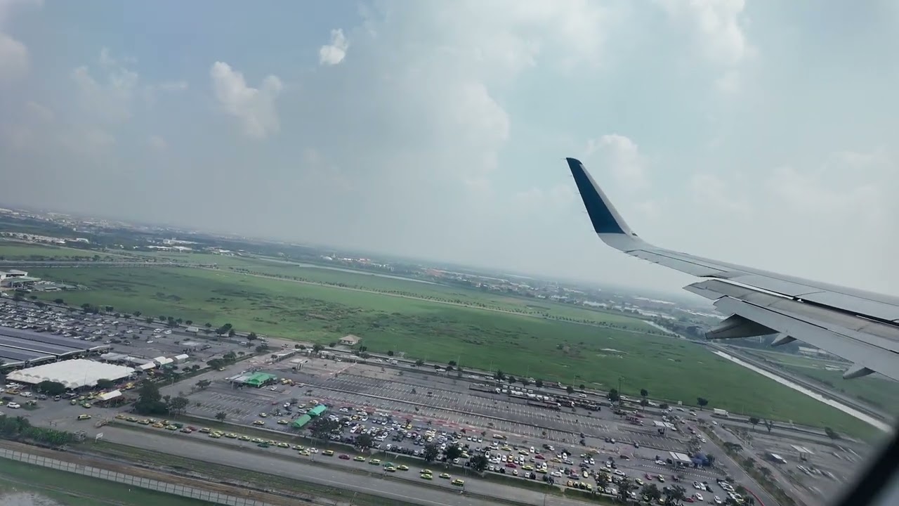 Vietnam Airlines A321neo landing at bangkok