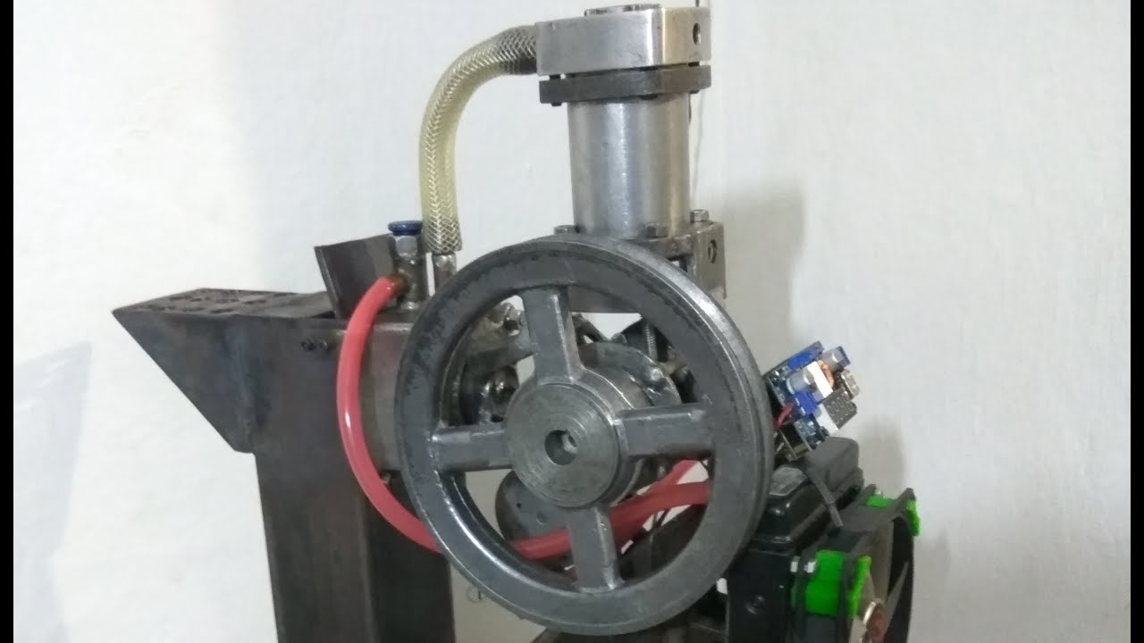 Motor Stirling caseiro de 3,48 Watts em eletricidade