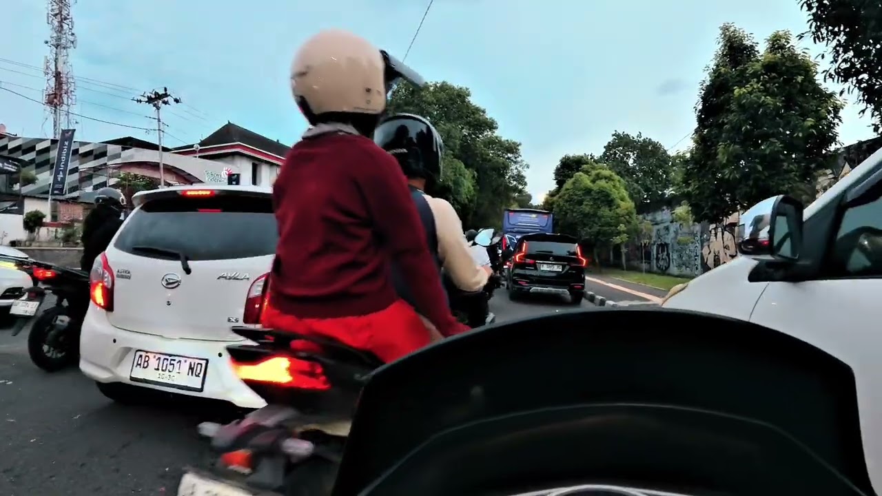 Yogya 05-26 ugm -tugu - jl. pathuk