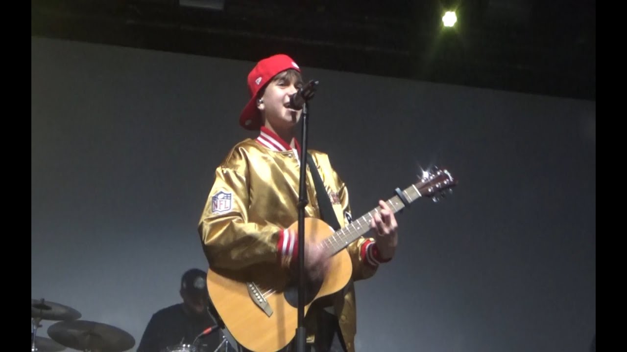 Matěj Plšek - Shawn Mendes, There´s Nothing Holdin´ Me Back, show, klub Roxy, Praha, 17. 1. 2026