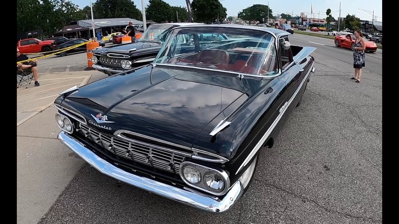 Cruising Woodward on the eve of the Dream Cruise 2025