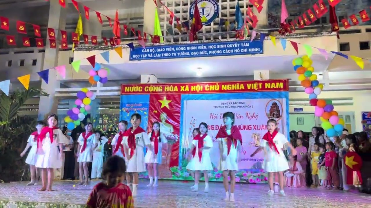 Múa: Việt Nam tự hào tiếp bước tương lai 