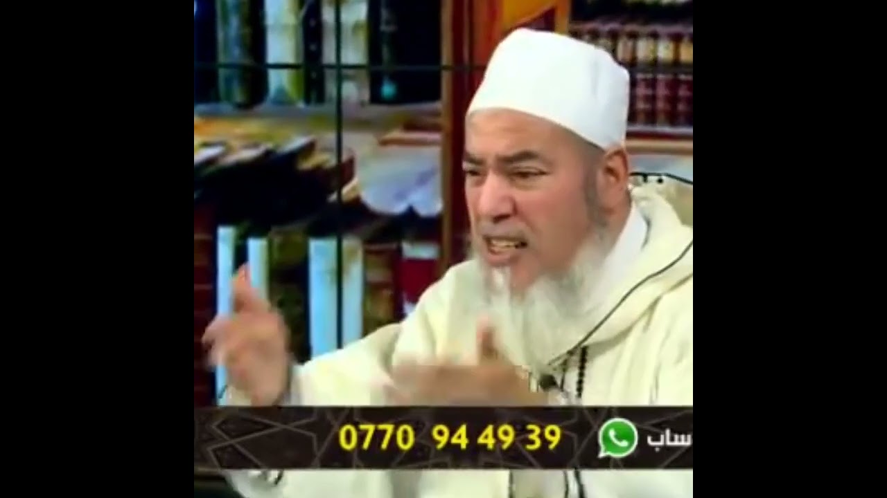لجارنا شجرة برتقال تقع بعض من فروعها داخل ساحة بيتنا فهل يجوز الأكل منها ؟ - الشيخ شمس الدين