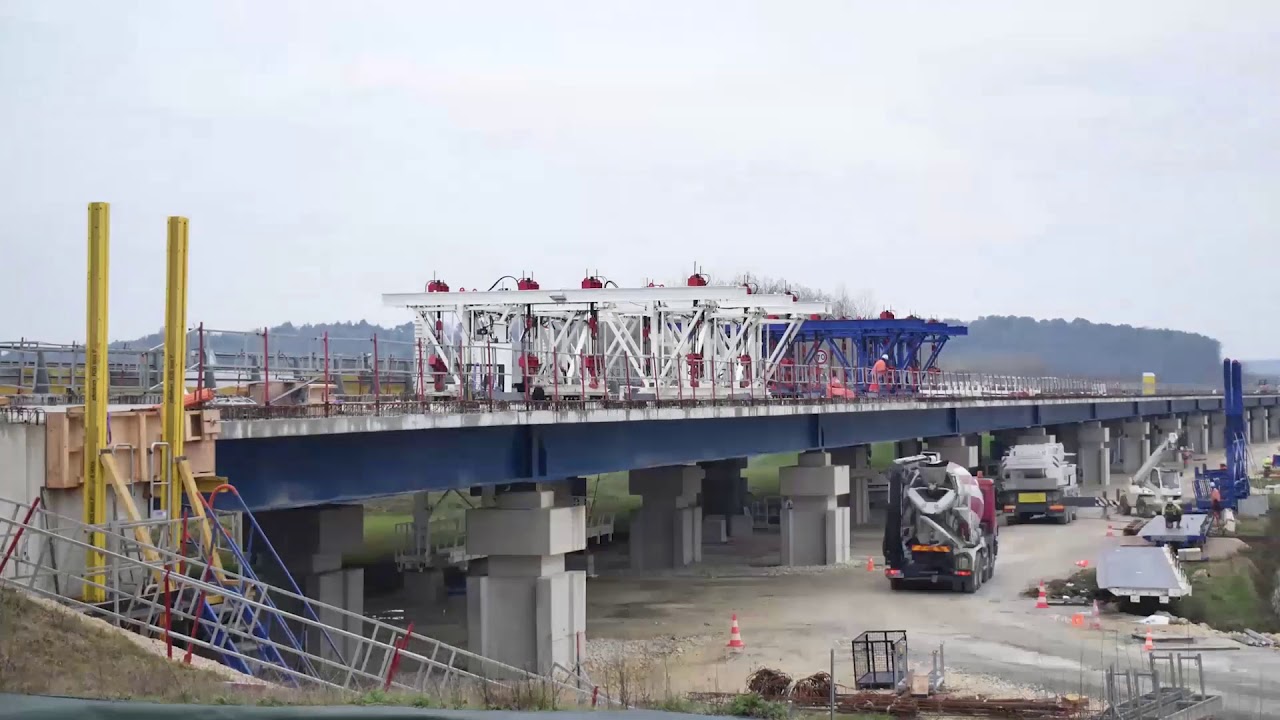 Cofiroute - Vinci autoroute : Timelapse du doublement du Viaduc du Cher en Indre-et-Loire