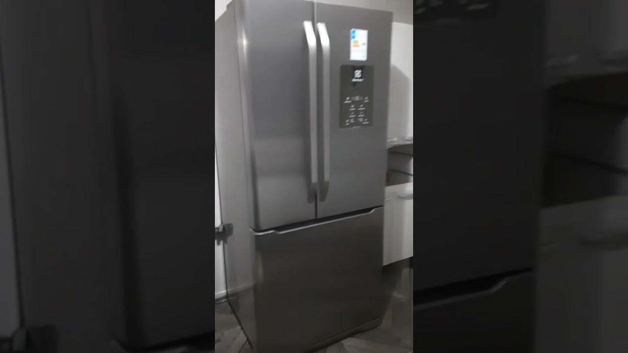 geladeira 3 portas electrolux dm84x.    o pr&oacute;ximo v&iacute;deo ser&aacute; de como organizar e oque achei dela