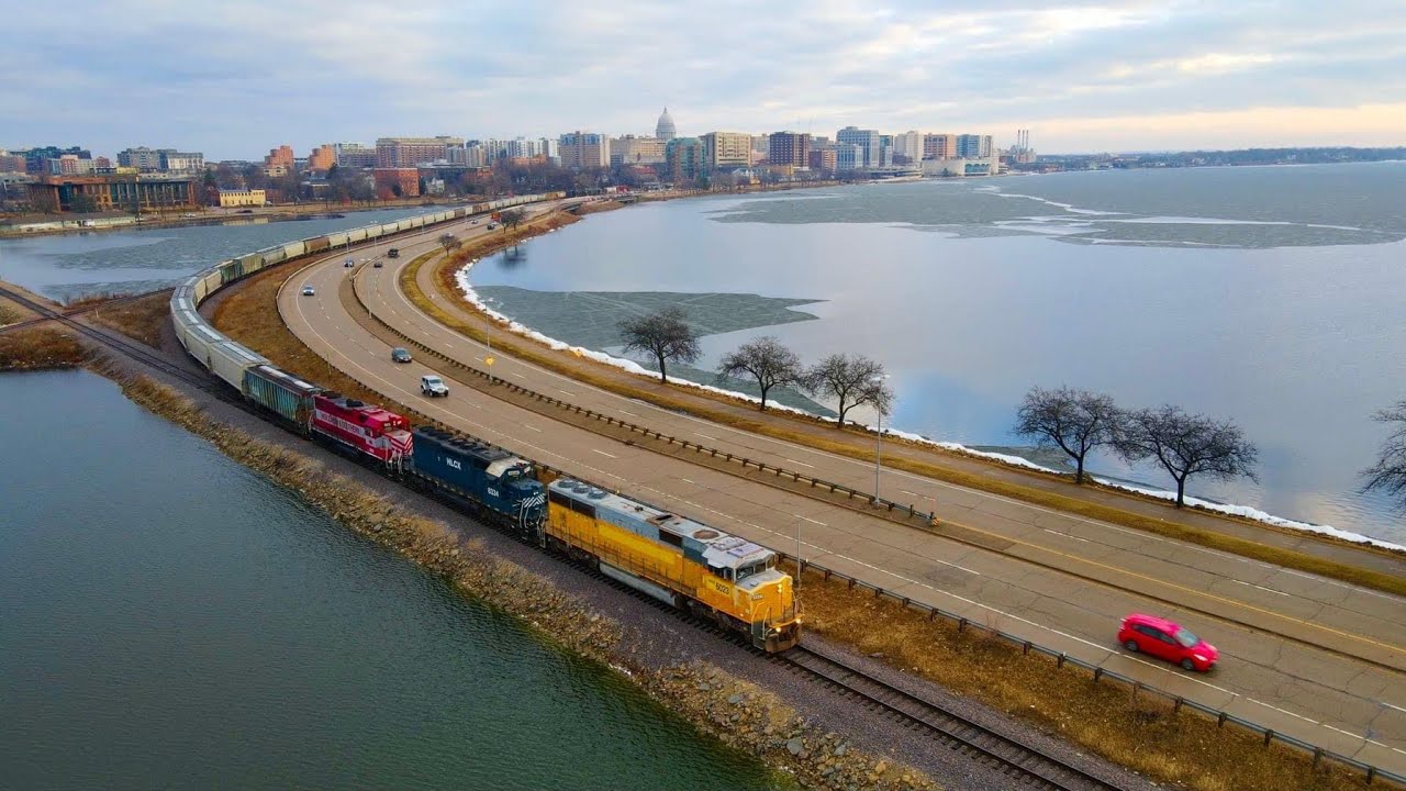 WSOR T6 going along the Isthmus at Madison, Wisconsin