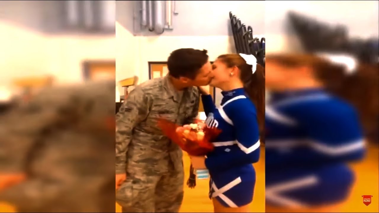 Soldier coming home surprising GIRLFRIEND 💖