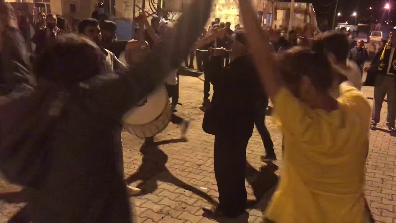 Çıldır’lı Gençler Halayın Hakkını Veriyor.
