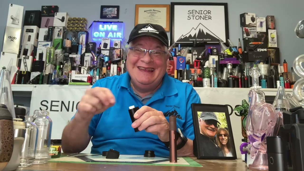 NEW PRODUCT COMPARISON PUFFCO PIVOT & YOCAN BLACK POCKET WHICH IS BETTER YOU BE THE JUDGE BOTH GREAT