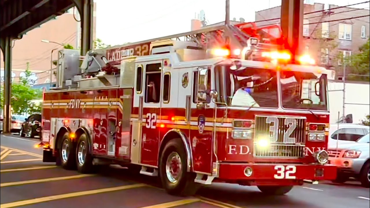 🌟 FIRST SEAGRAVE LADDER IN 17 YEARS 🌟 FDNY Ladder 32 Comes in Hot to Fire House Real Q2B