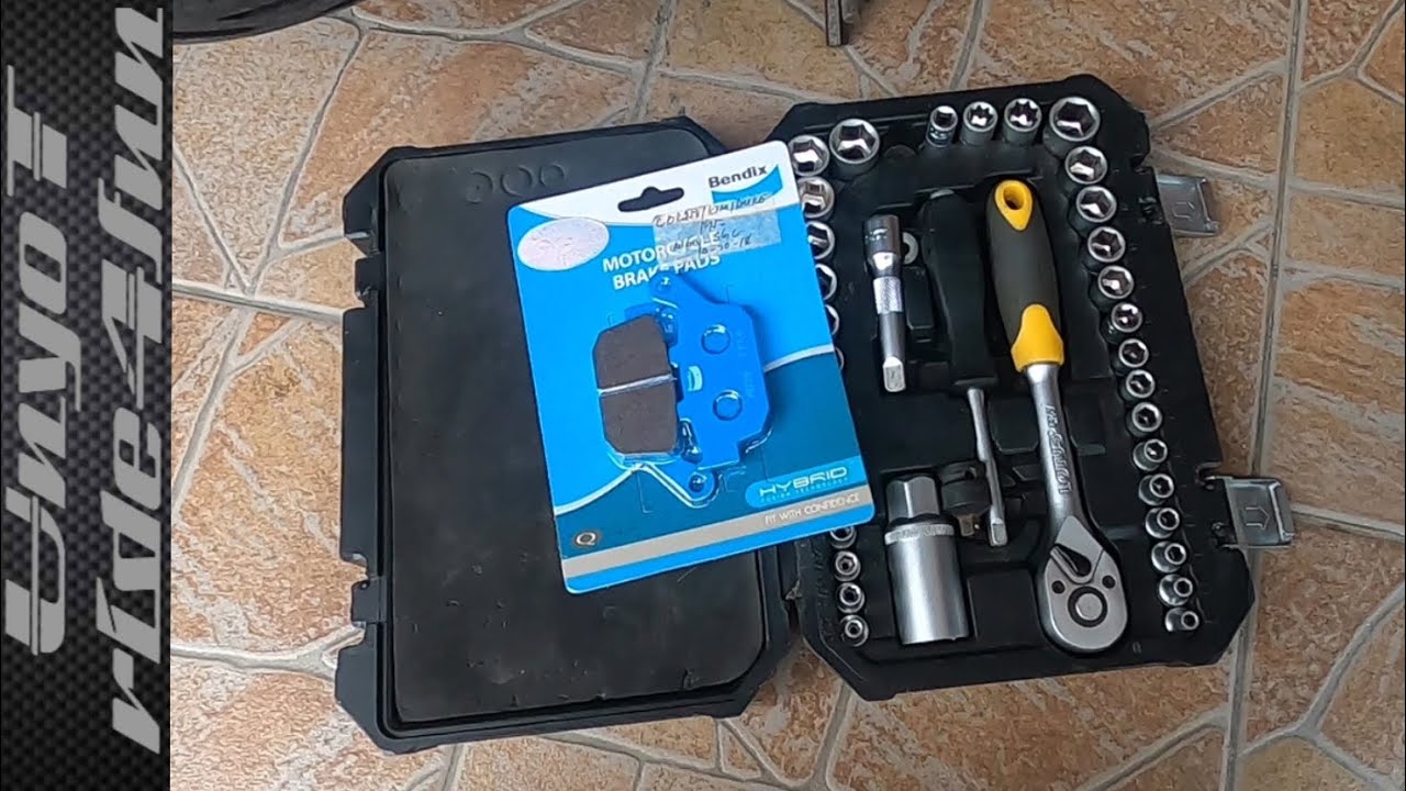 QUICK AND EASY REAR BRAKEPAD REPLACEMENT/versys1000
