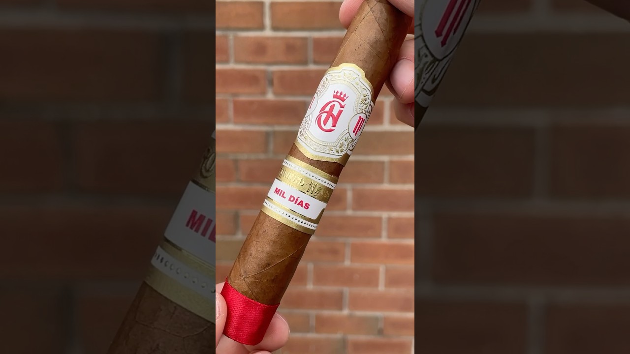 Crowned Heads Mil Dias Edmundo #cigar #smoke