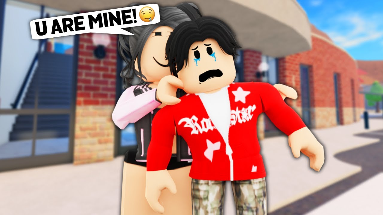 My GIRL HIGHSCHOOL BULLY Has a CRUSH on ME in ROBLOX SNAPCHAT.. (Brookhaven RP 🏡)