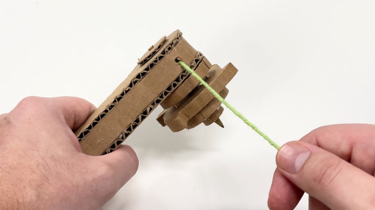 CÓMO HACER UN BEYBLADE DE CARTÓN