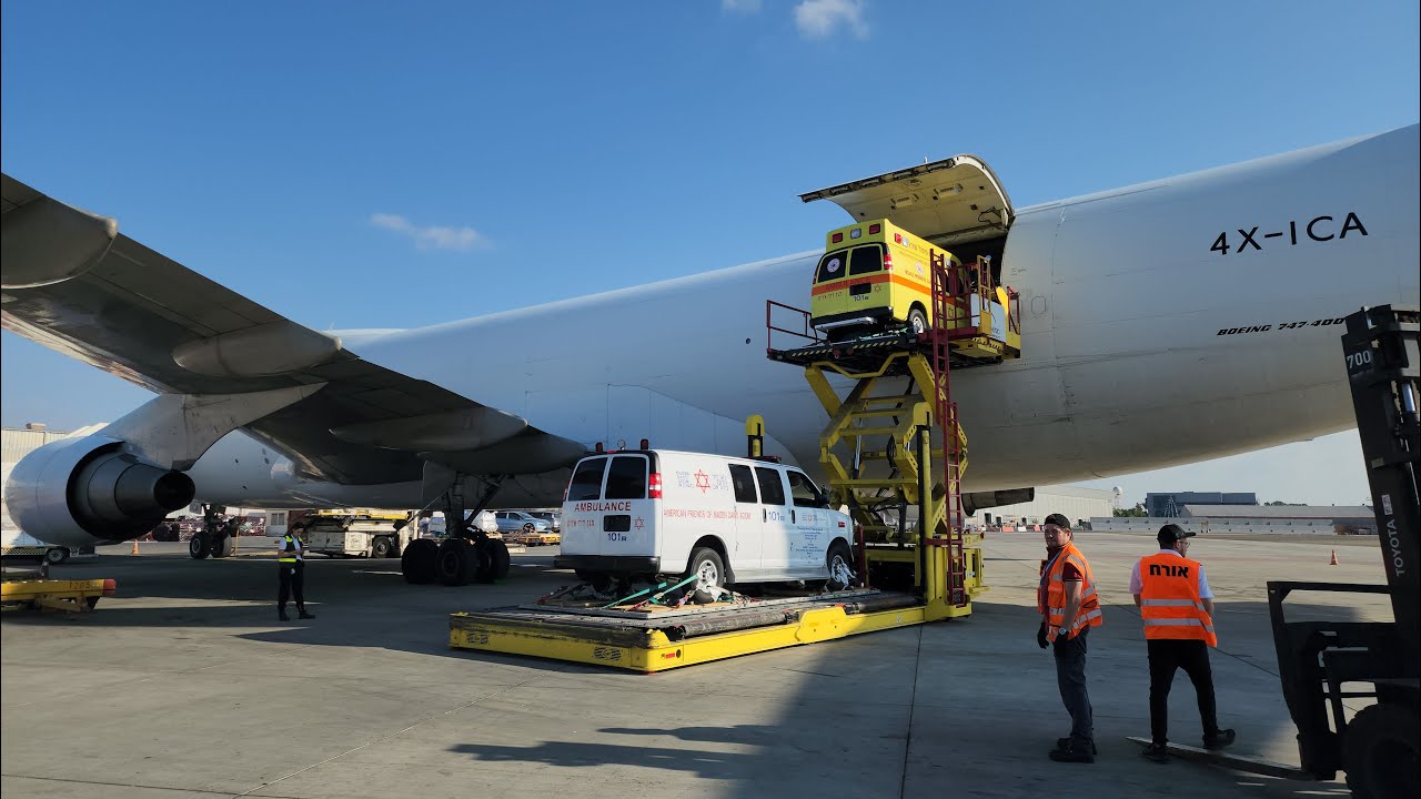 An air aid train from the USA of ambulances and MDA intensive care vehicles has arrived in Israel