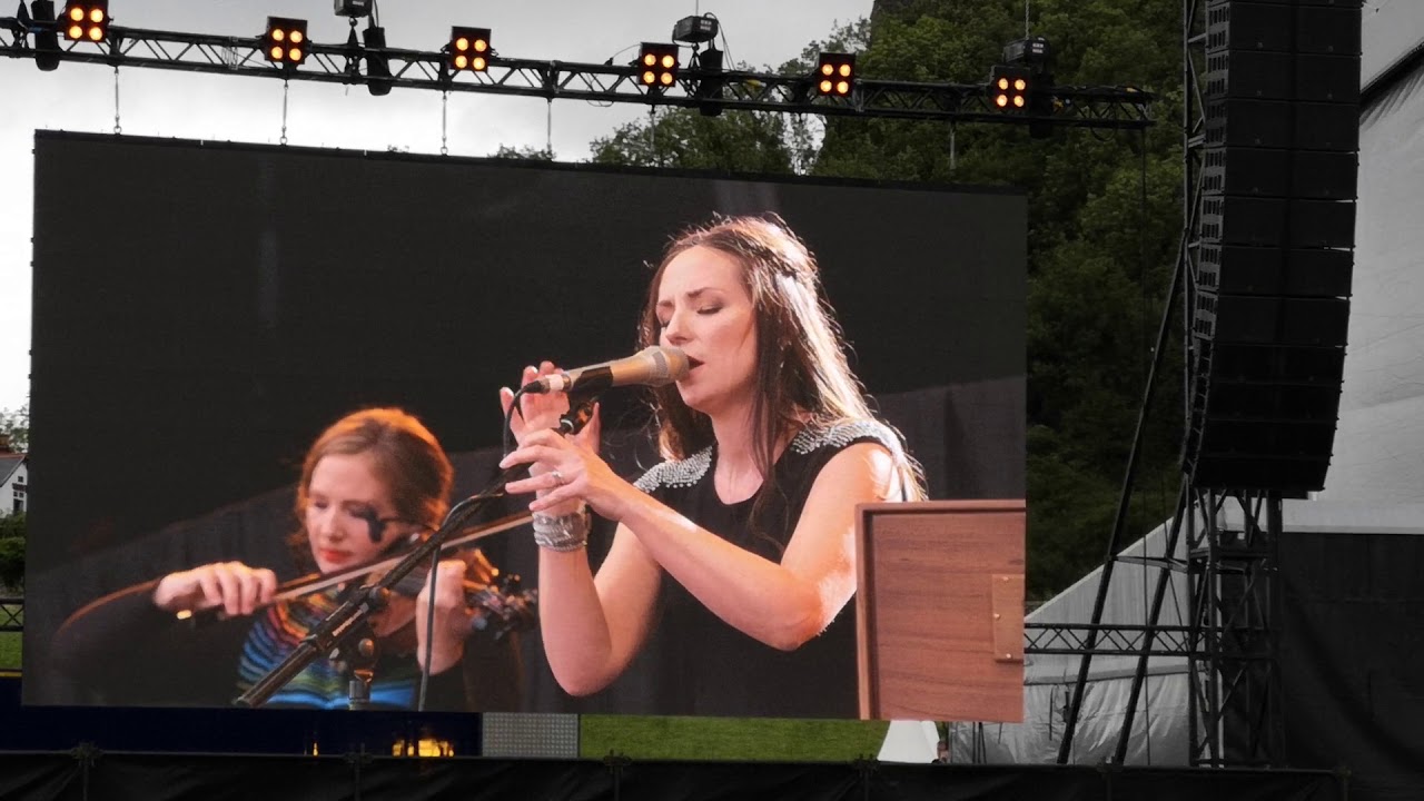 Julie Fowlis - The Old Boys (Runrig Cover) - 18 August 2018, City Park, Stirling