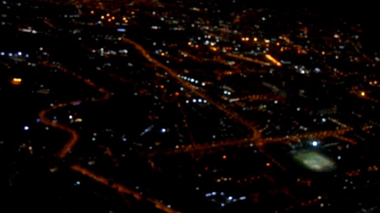 Napoli vista dall'aereo di sera