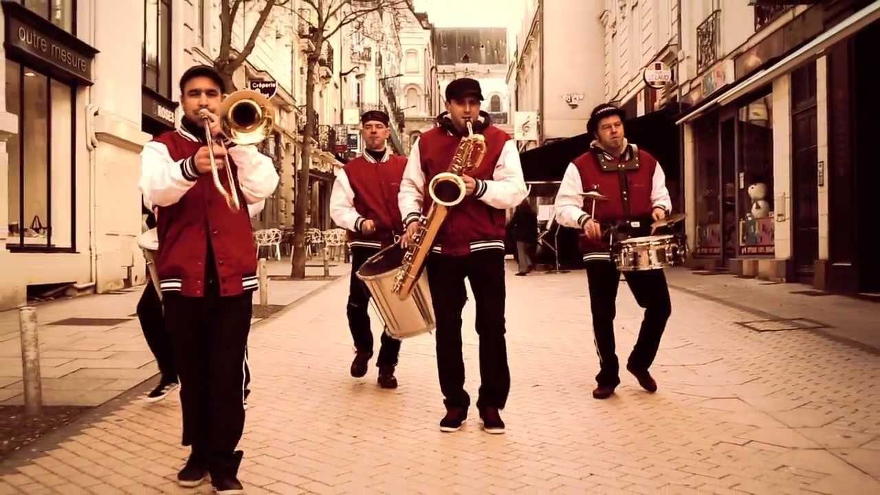 Fanfare Rue#440 'Moro Mima'