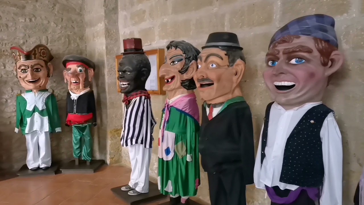 Gigantes y cabezudos de Valdealgorfa