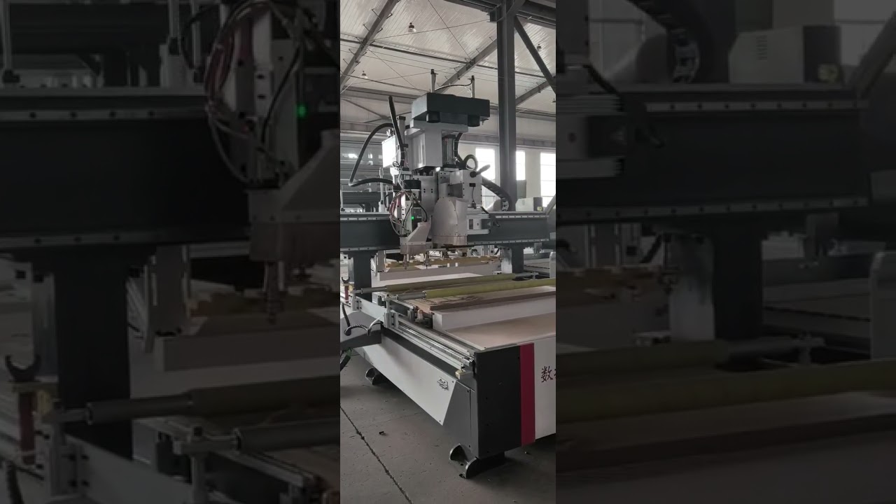 Door and door frame atc cnc nesting router machine with rotatable cutting saw.