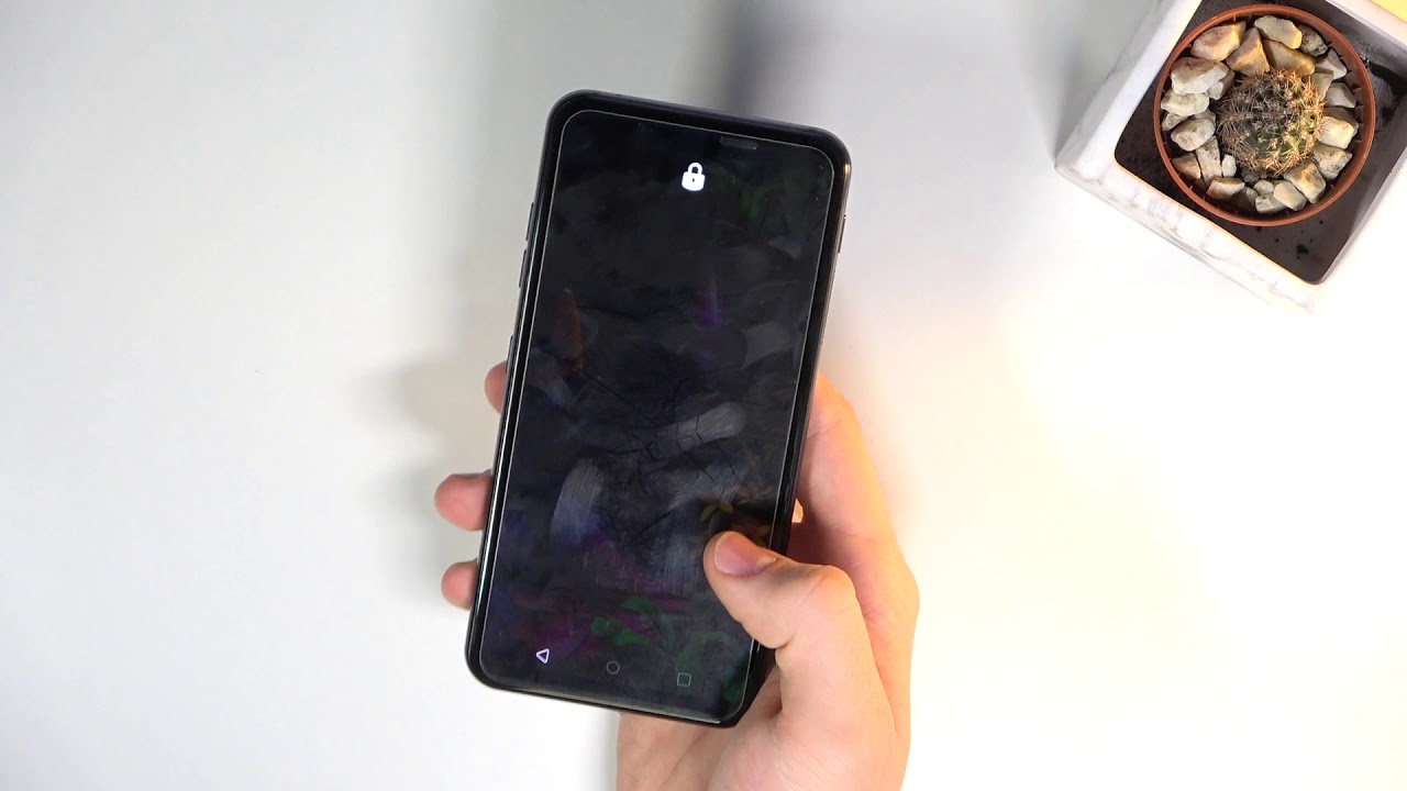 Распаковка и оценка LG G8s ThinQ