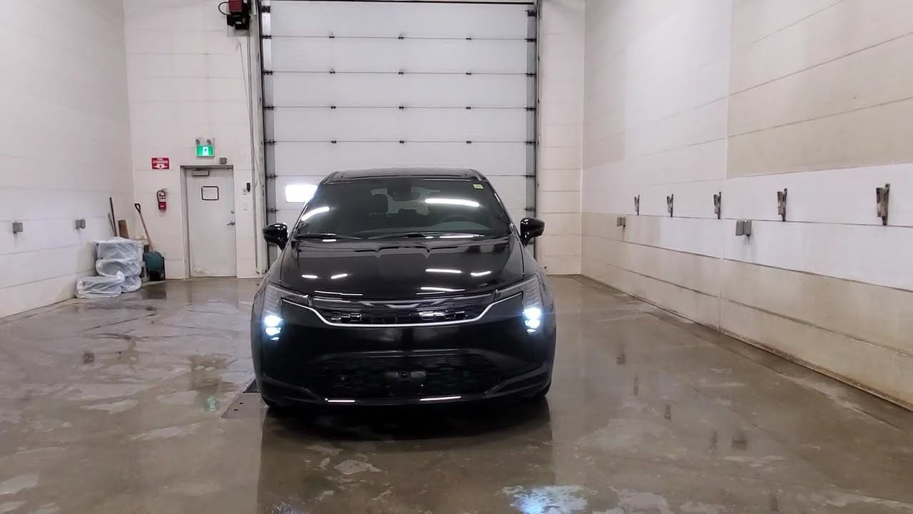 2027 Chrysler Pacifica Select - Black - Stock 0427