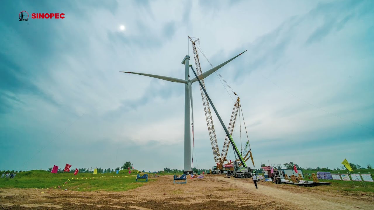 Installation of Sinopec's Giant Onshore Wind Turbine