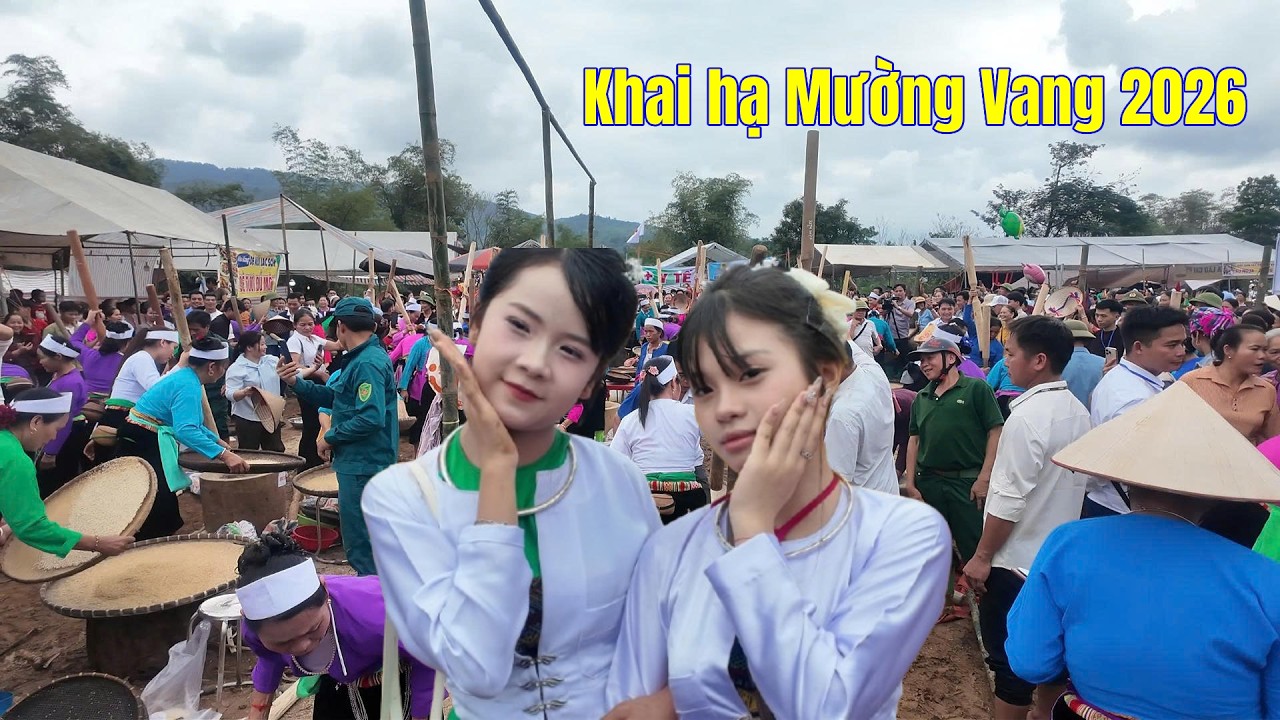 LỄ HỘI KHAI HẠ MƯỜNG VANG TRỜI MƯA LẦY LỘI NHƯNG RẤT NHIỀU NGHI THỨC ĐỘC ĐÁO
