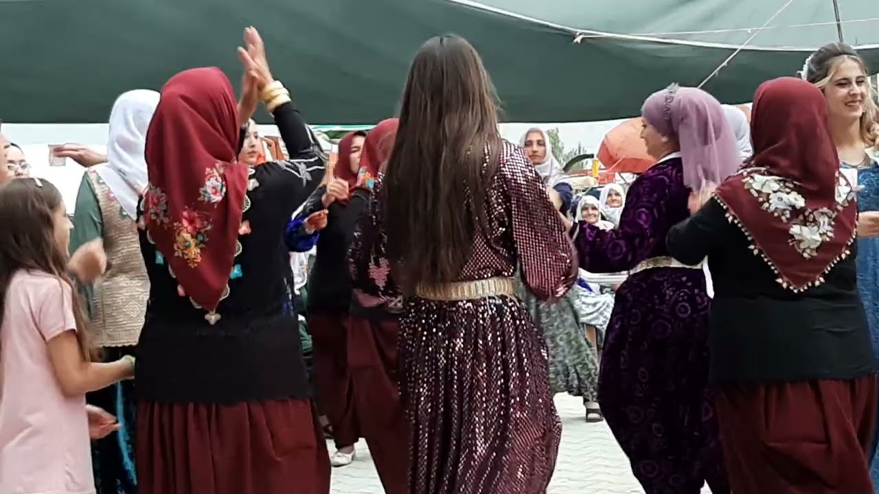 Entarisi morimiş)potbori AKŞEHİR Karahüyük mah Halil &Melek Başeğmez çiftinin düğünü sünnet kınası