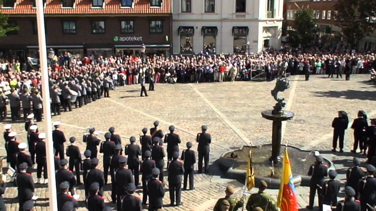 Ystad International Military Tattoo 2011 - Stortorget - Ausmarsch.wmv