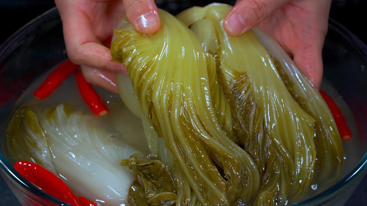 这是奶奶用了一辈子的腌酸菜方法，无任何的添加，隔天就能吃，金黄酸脆，比外面卖的好吃多了#like #美食分享 #cooking