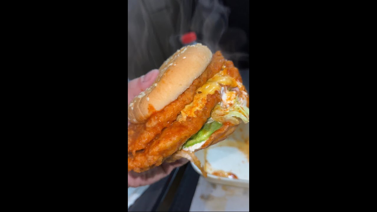Birminghams SPICY CHICKEN BURGER 🤔