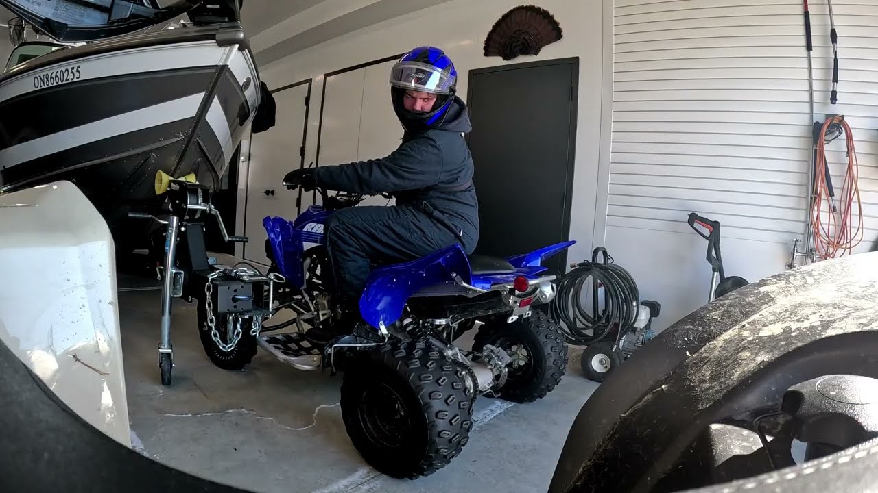 Ripping the Yamaha Raptor 700 In The Snow