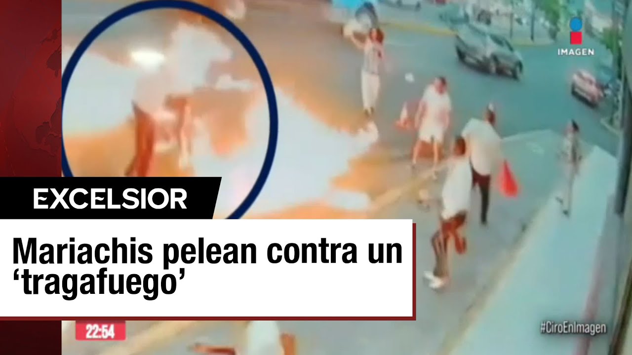 Mariachis pelean con “tragafuegos” y éste les lanza llamas