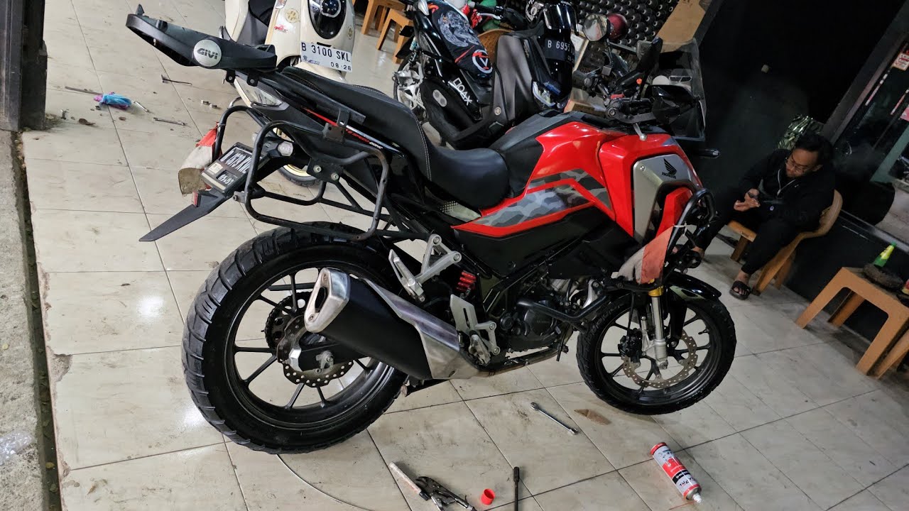 AYO KITA BANTU HONDA CB150X PASANG KNALPOT KAWASAKI NINJA 250 CARANYA BUATKAN LEHER SEKALIAN BOBOK