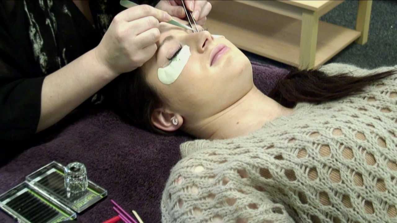 How To Fit Eyelashes From Experts Unique Lashes