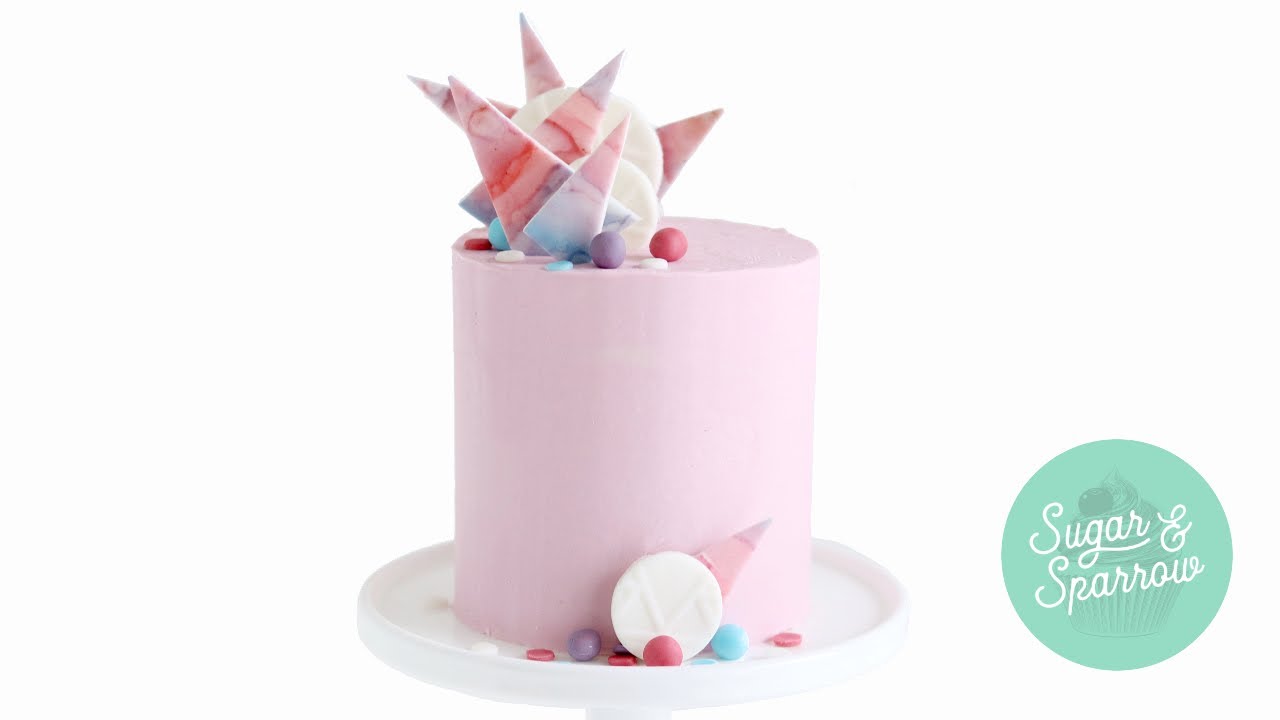 How to Make Fondant Decorations for Cakes