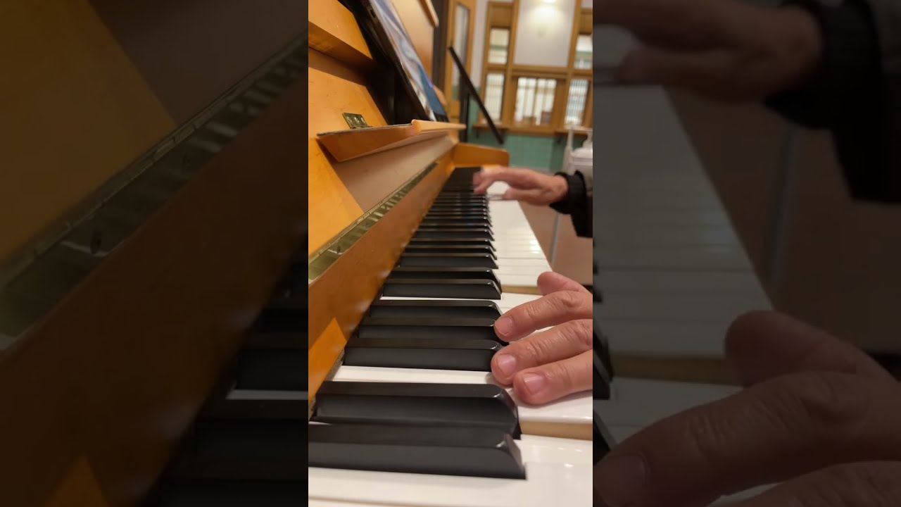 (piano Jazz)