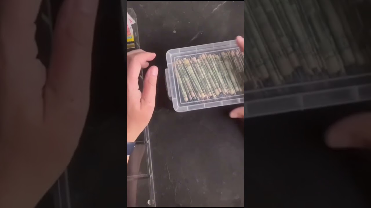Unstuffing My 52 Envelope Mystery Challenge Box! How much do you think is in it? 💵🤑